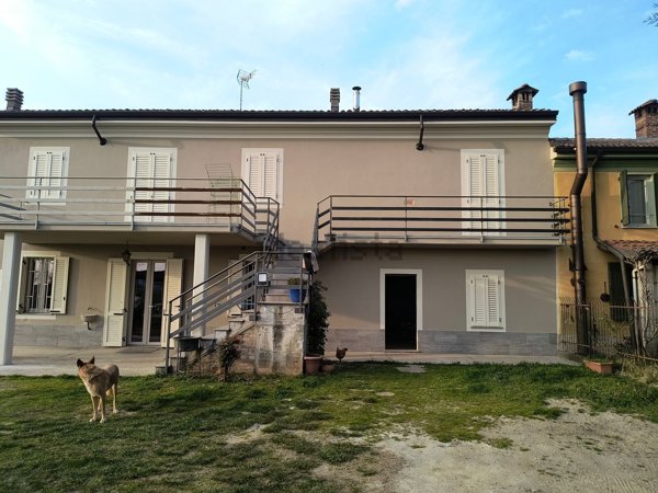 casa indipendente in vendita ad Alessandria in zona San Giuliano Vecchio