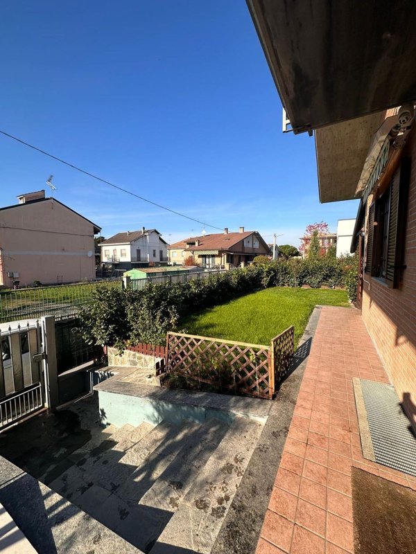 casa indipendente in vendita ad Alessandria