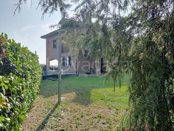 casa indipendente in vendita ad Alessandria in zona Valle San Bartolomeo