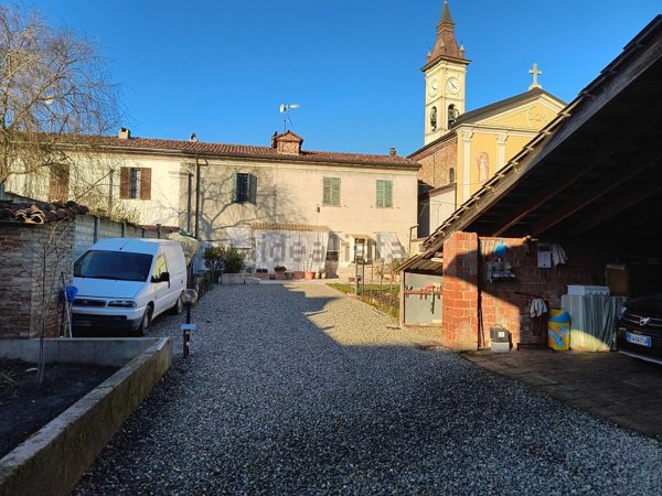 casa indipendente in vendita ad Alessandria in zona Villa del Foro