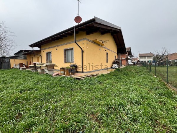 casa indipendente in vendita ad Alessandria