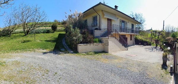 casa indipendente in vendita ad Alessandria in zona Valle San Bartolomeo