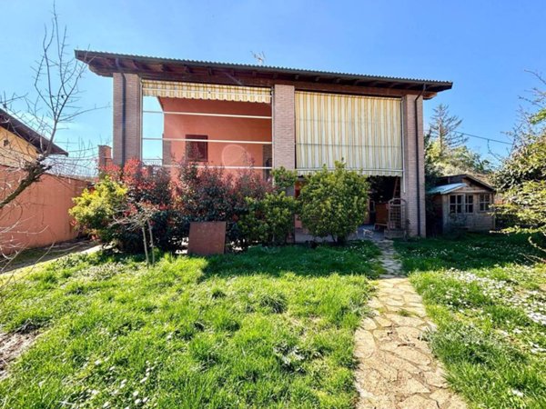 casa indipendente in vendita ad Alessandria in zona Cantalupo