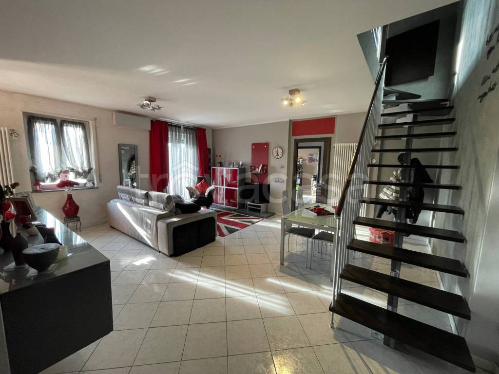 appartamento in vendita ad Alessandria in zona Casalbagliano