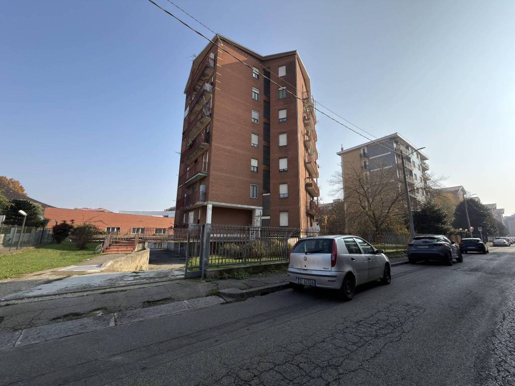 appartamento in vendita ad Alessandria in zona zona Pista