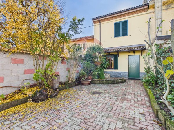 casa indipendente in vendita ad Alessandria in zona Litta Parodi