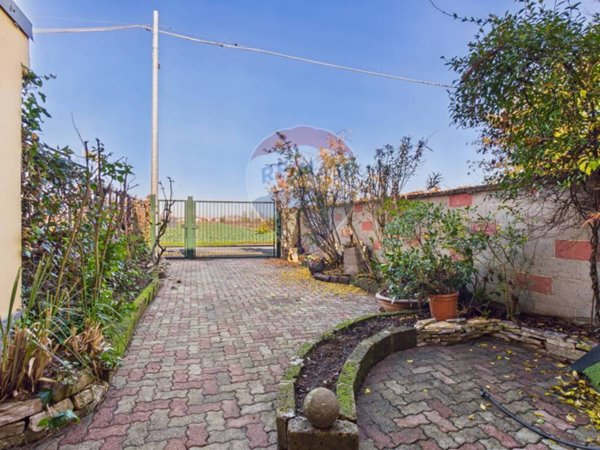 casa indipendente in vendita ad Alessandria in zona Litta Parodi