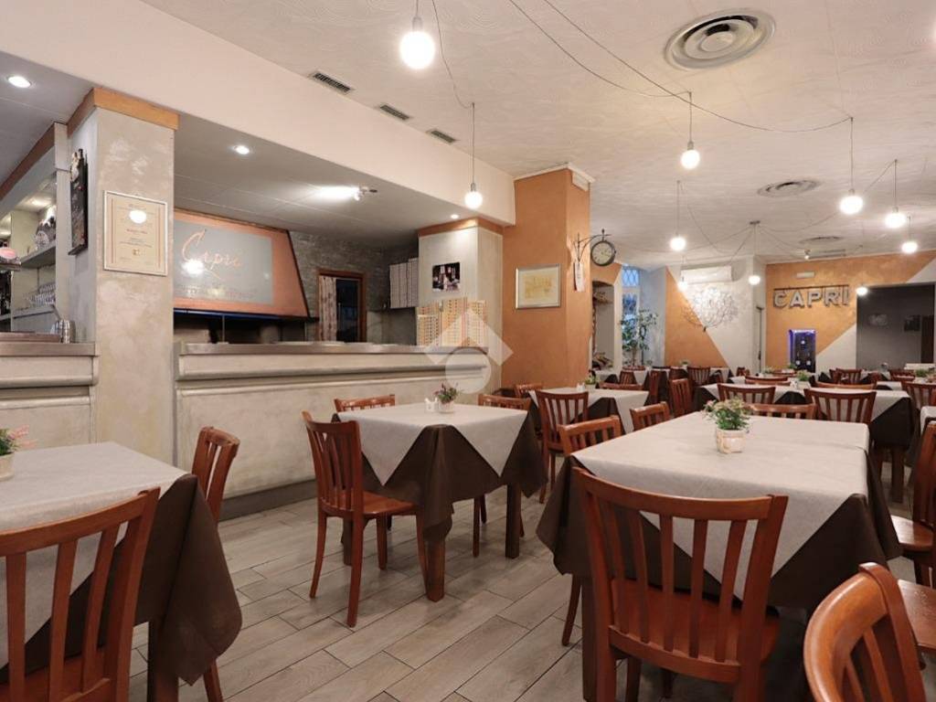 negozio in vendita ad Alessandria in zona Centro Città