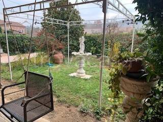 casa indipendente in vendita ad Alessandria in zona Valmadonna