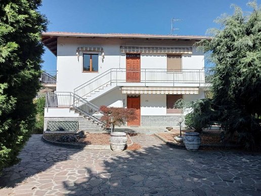 casa indipendente in vendita ad Alessandria in zona Valmadonna