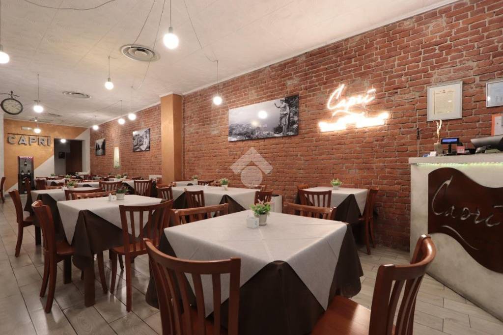 negozio in vendita ad Alessandria in zona Piazza Garibaldi