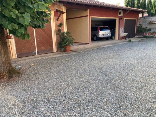 casa indipendente in vendita ad Alessandria in zona Valmadonna