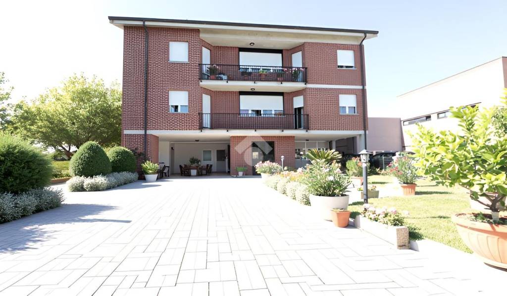 casa indipendente in vendita ad Alessandria in zona Il Cristo