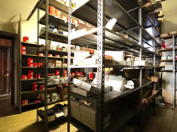 locale commerciale in vendita ad Alessandria in zona Borgo Rovereto