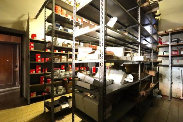 locale commerciale in vendita ad Alessandria in zona Borgo Rovereto