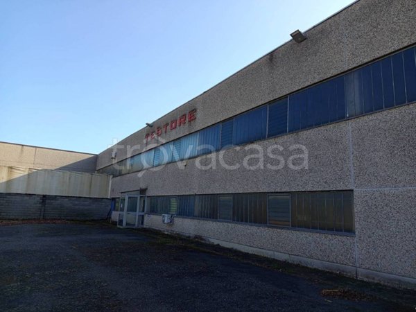 locale commerciale in vendita ad Alessandria in zona Il Cristo