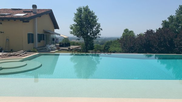 casa indipendente in vendita ad Alessandria in zona Valmadonna