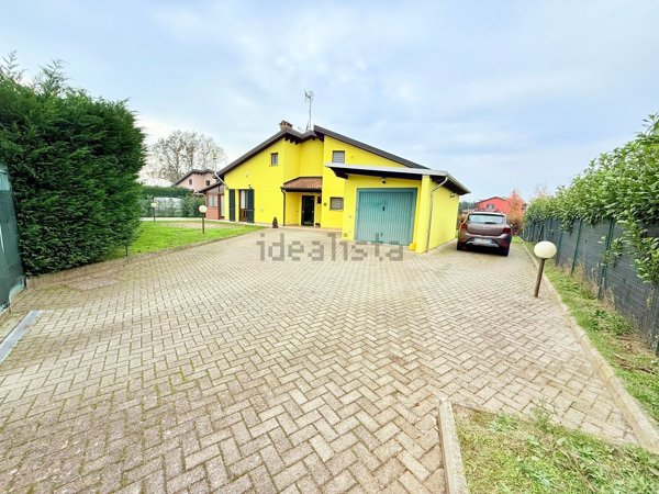 casa indipendente in vendita ad Alessandria in zona Cantalupo
