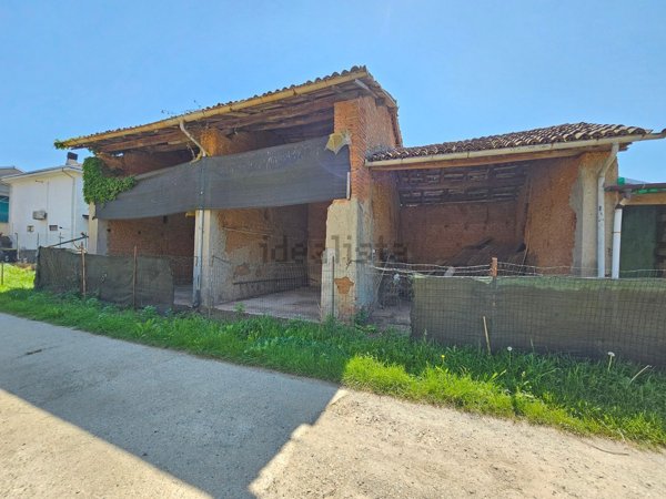 appartamento in vendita ad Alessandria in zona Mandrogne