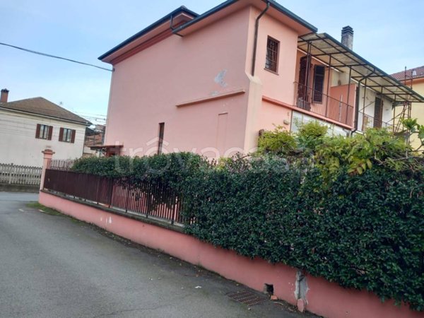 casa indipendente in vendita ad Alessandria in zona Il Cristo