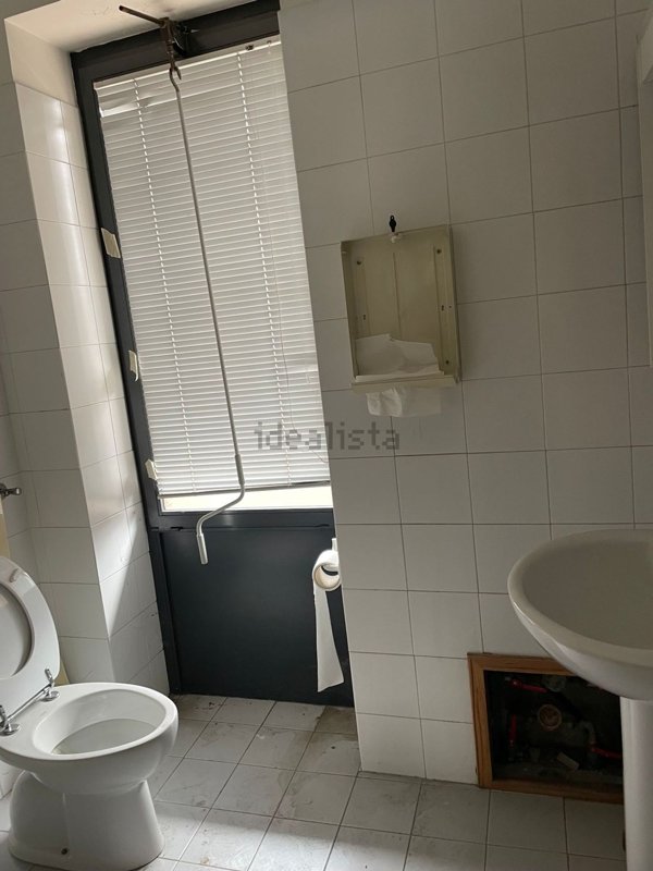 ufficio in vendita ad Alessandria in zona Villaggio Europa