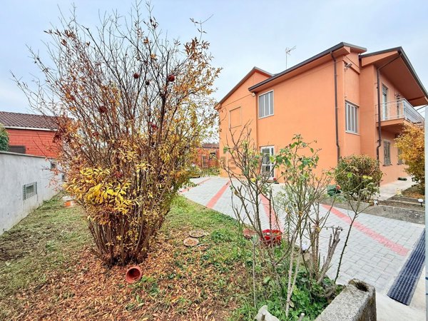 casa indipendente in vendita ad Alessandria in zona Il Cristo
