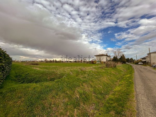 casa indipendente in vendita ad Alessandria in zona San Michele