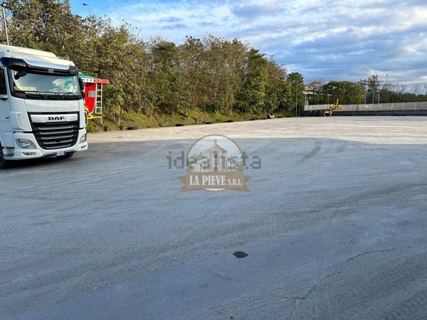 locale di sgombero in vendita ad Alessandria in zona Spinetta Marengo