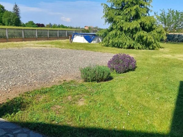 casa indipendente in vendita ad Alessandria in zona San Giuliano Vecchio