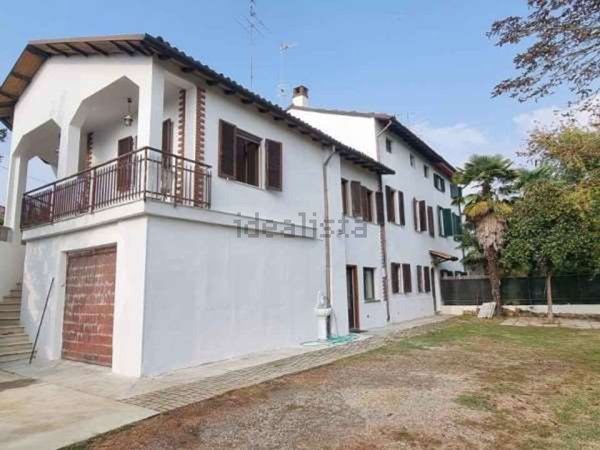 casa indipendente in vendita ad Alessandria in zona Valle San Bartolomeo