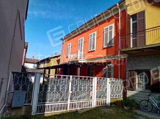 casa indipendente in vendita ad Alessandria in zona Litta Parodi