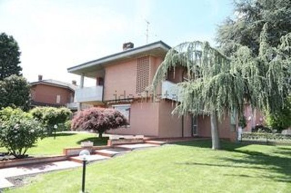 casa indipendente in vendita ad Alessandria in zona Orti