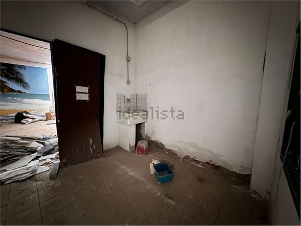 locale di sgombero in vendita ad Alessandria in zona Borgo Rovereto