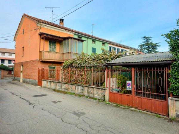 casa indipendente in vendita ad Alessandria in zona Castelceriolo