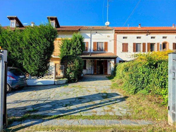 casa indipendente in vendita ad Alessandria in zona Valle San Bartolomeo
