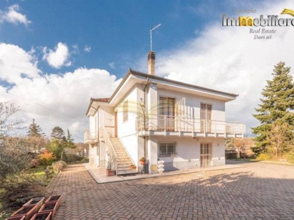 casa indipendente in vendita ad Alessandria in zona Valmadonna
