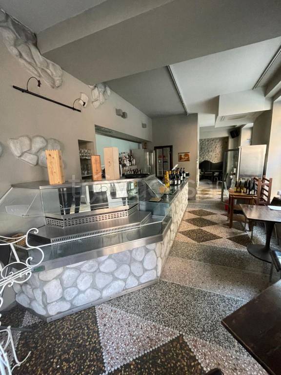 negozio in vendita ad Alessandria in zona Centro Città