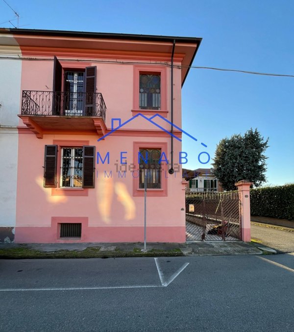 casa indipendente in vendita ad Alessandria in zona Centro Città