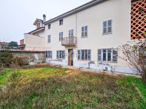 casa indipendente in vendita ad Alessandria in zona Castelceriolo