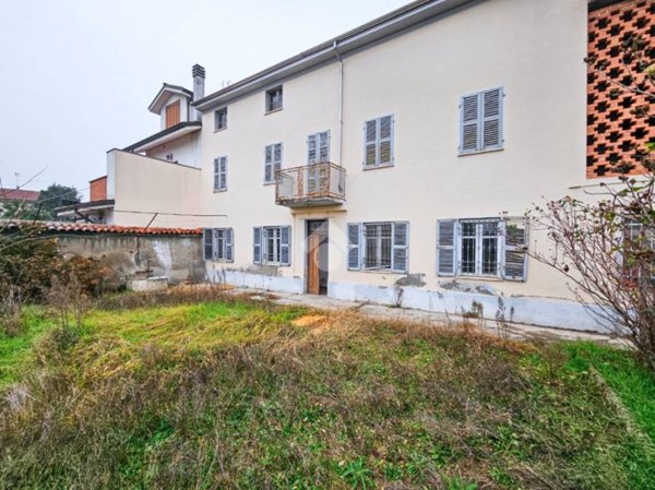 casa indipendente in vendita ad Alessandria in zona Castelceriolo
