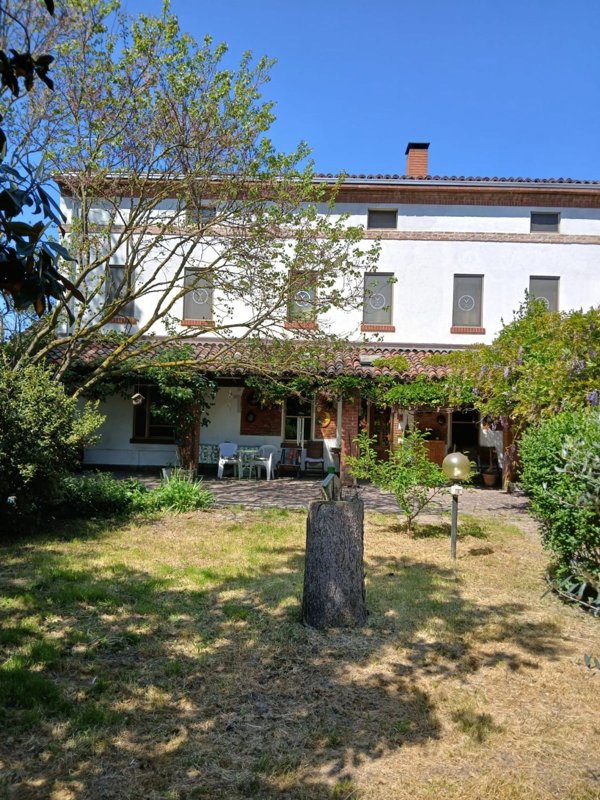 casa indipendente in vendita ad Alessandria in zona Valmadonna