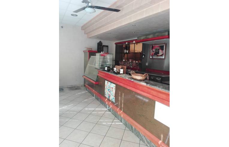 locale commerciale in vendita ad Alessandria in zona Centro Città