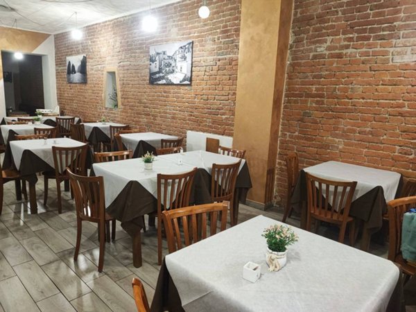 negozio in vendita ad Alessandria in zona Centro Città