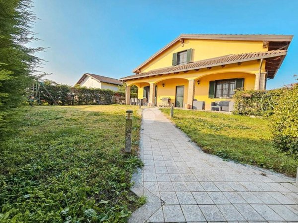casa indipendente in vendita ad Alessandria in zona San Giuliano Vecchio