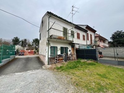 casa indipendente in vendita ad Alessandria in zona Orti