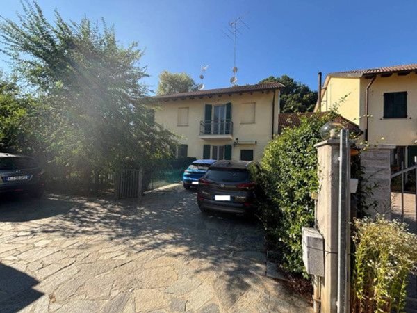casa indipendente in vendita ad Alessandria in zona Valmadonna