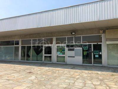 negozio in vendita ad Alessandria in zona Il Cristo