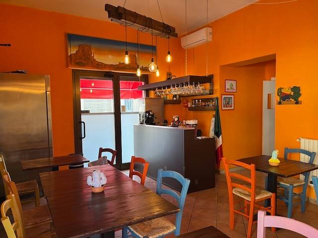 negozio in vendita ad Alessandria in zona Il Cristo