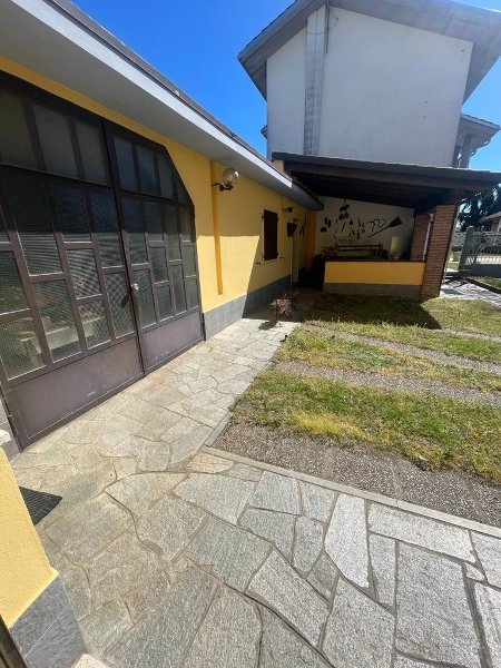 casa indipendente in vendita ad Alessandria in zona Litta Parodi