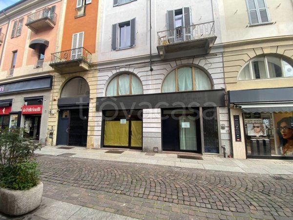 negozio in vendita ad Alessandria